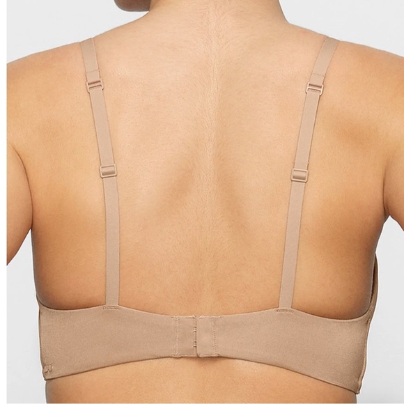 Skims Wireless Form Lightly Lined T-Shirt Bra in Clay Size 34C - Picture 2 of 8